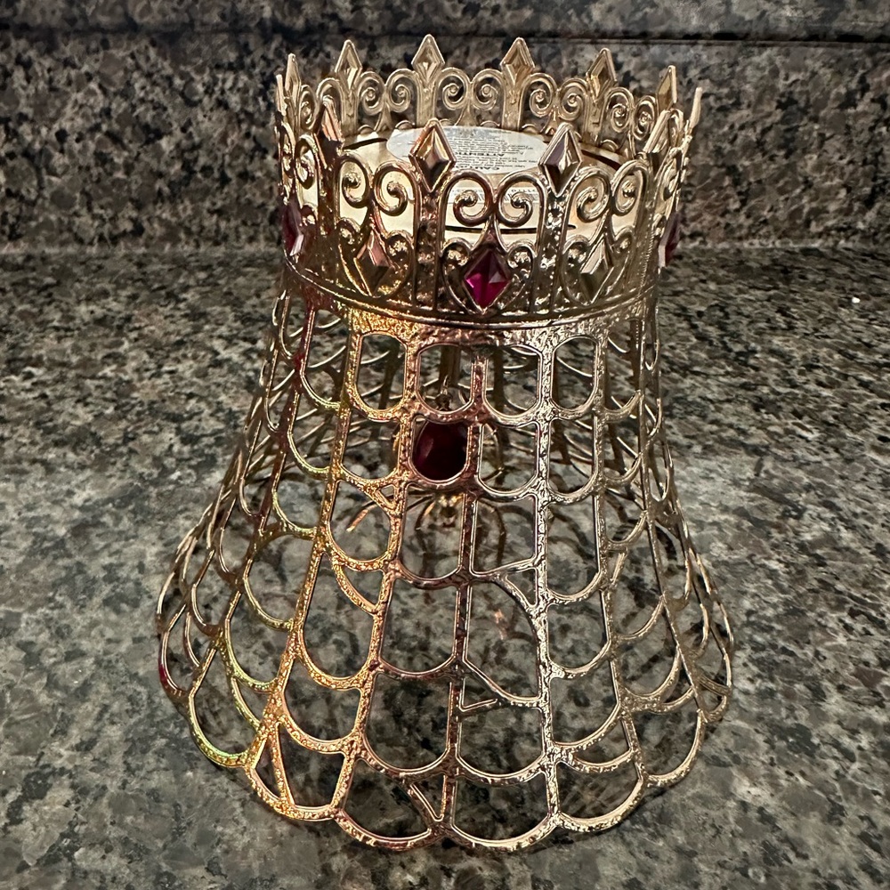 Bath and Body Works candle holder - dangling spider web